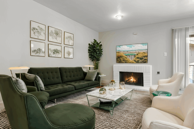 Comparing Flats vs. Townhomes: Which Floor Plan Fits You Best?