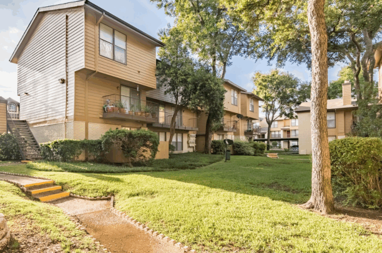 How On-Site Laundry Facilities Add Convenience to Daily Living