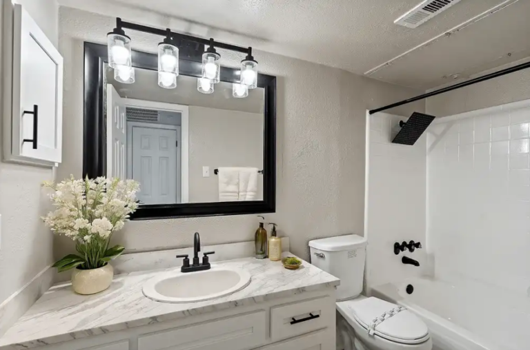 Regal Court Apartments | Well Maintained Dallas Living